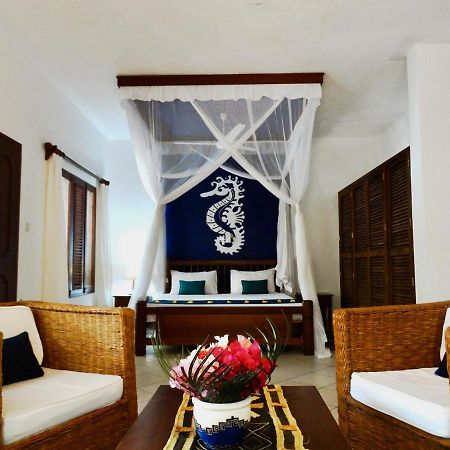 Diani Cottages ディアニ・ビーチ エクステリア 写真