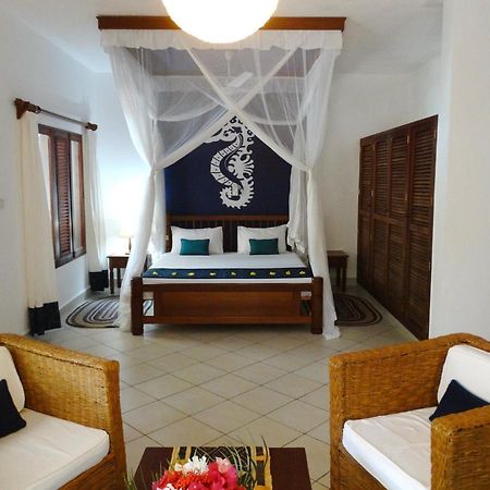 Diani Cottages ディアニ・ビーチ エクステリア 写真