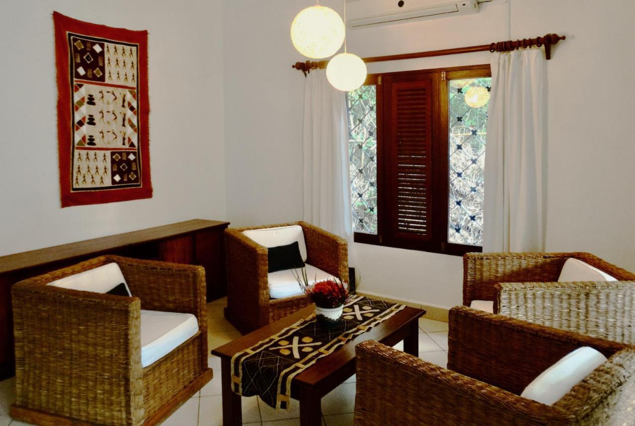 Diani Cottages ディアニ・ビーチ エクステリア 写真