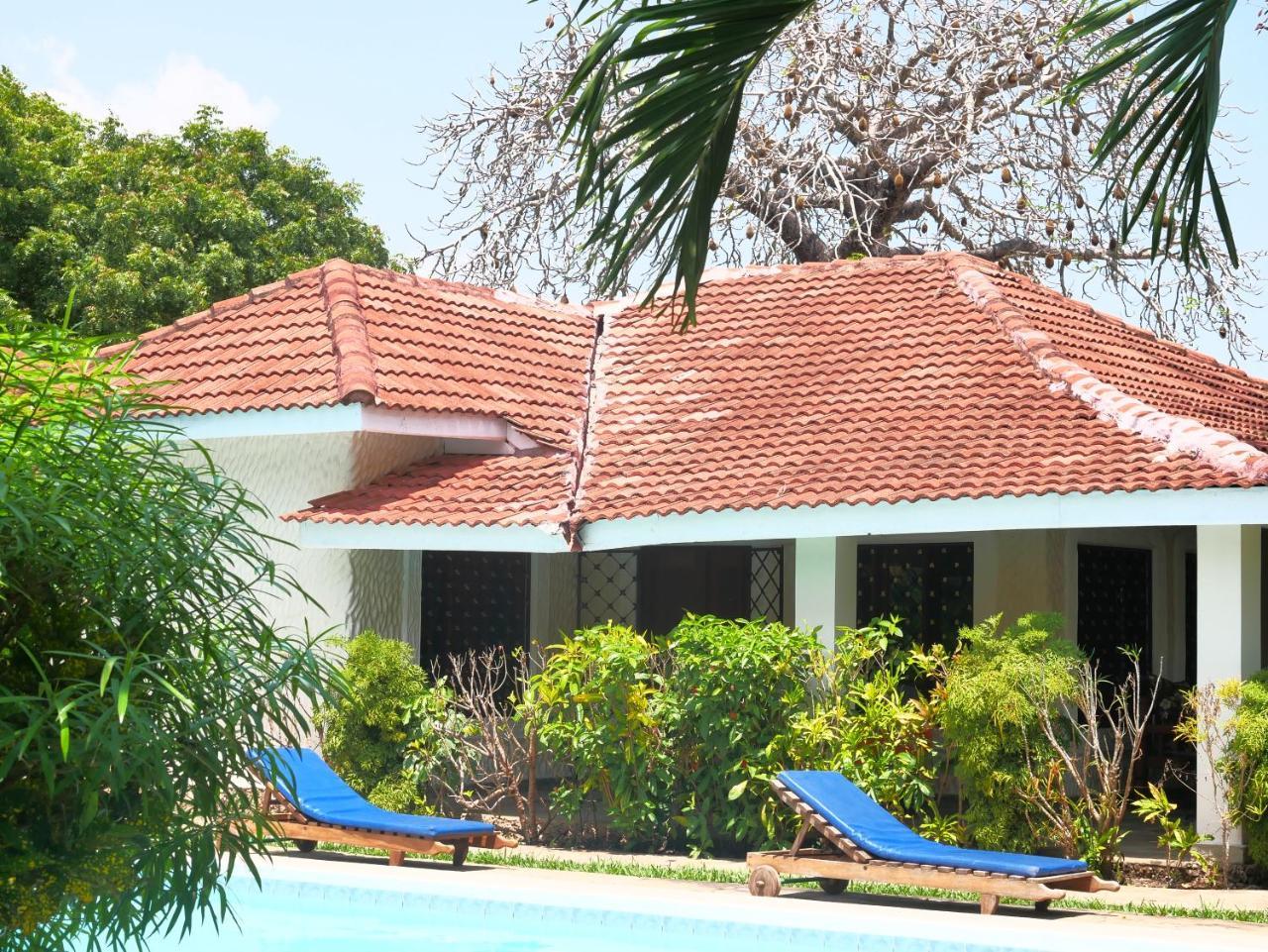 Diani Cottages ディアニ・ビーチ エクステリア 写真
